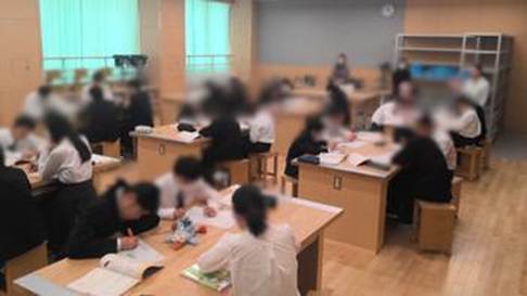 屋内, テーブル, 部屋, 暮らし が含まれている画像

AI 生成コンテンツは誤りを含む可能性があります。