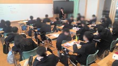 レストランのブースに座っている人たち

AI 生成コンテンツは誤りを含む可能性があります。
