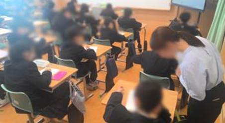 テーブル, 事務所, コンピュータ, 机 が含まれている画像

AI 生成コンテンツは誤りを含む可能性があります。